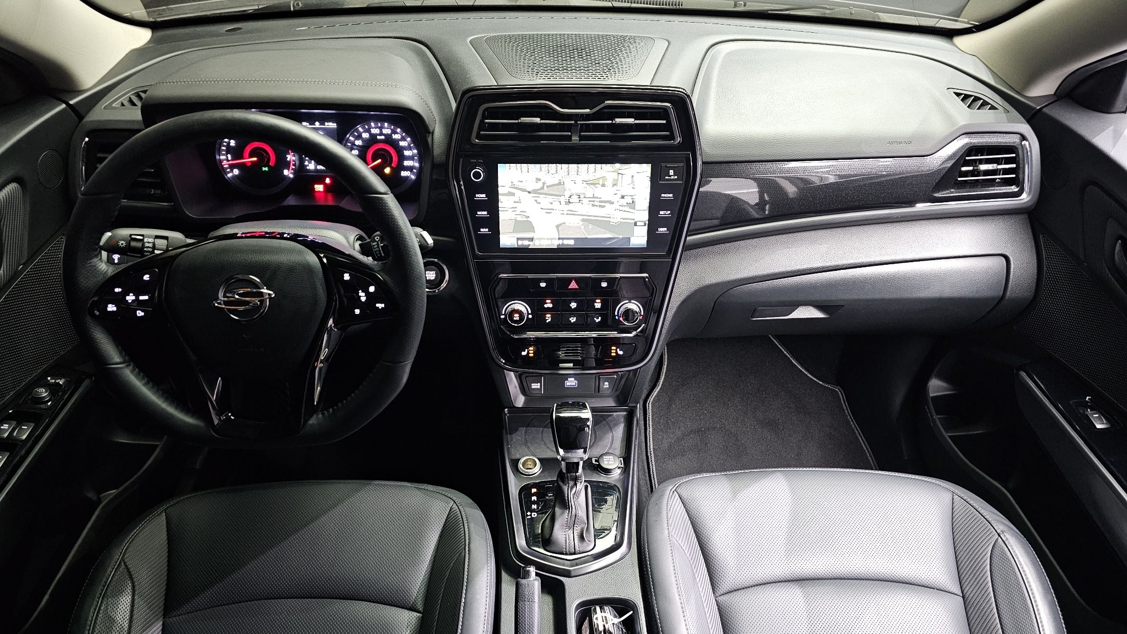 SSANGYONG TIVOLI VERY NEW 2021