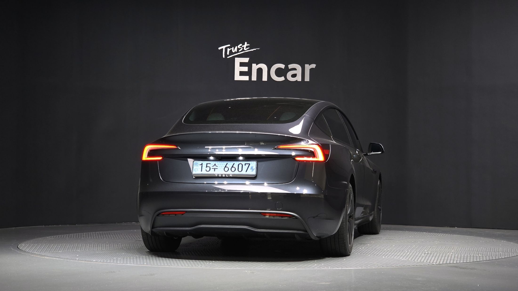 TESLA MODEL 3 2025
