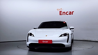 PORSCHE TAYCAN 2023