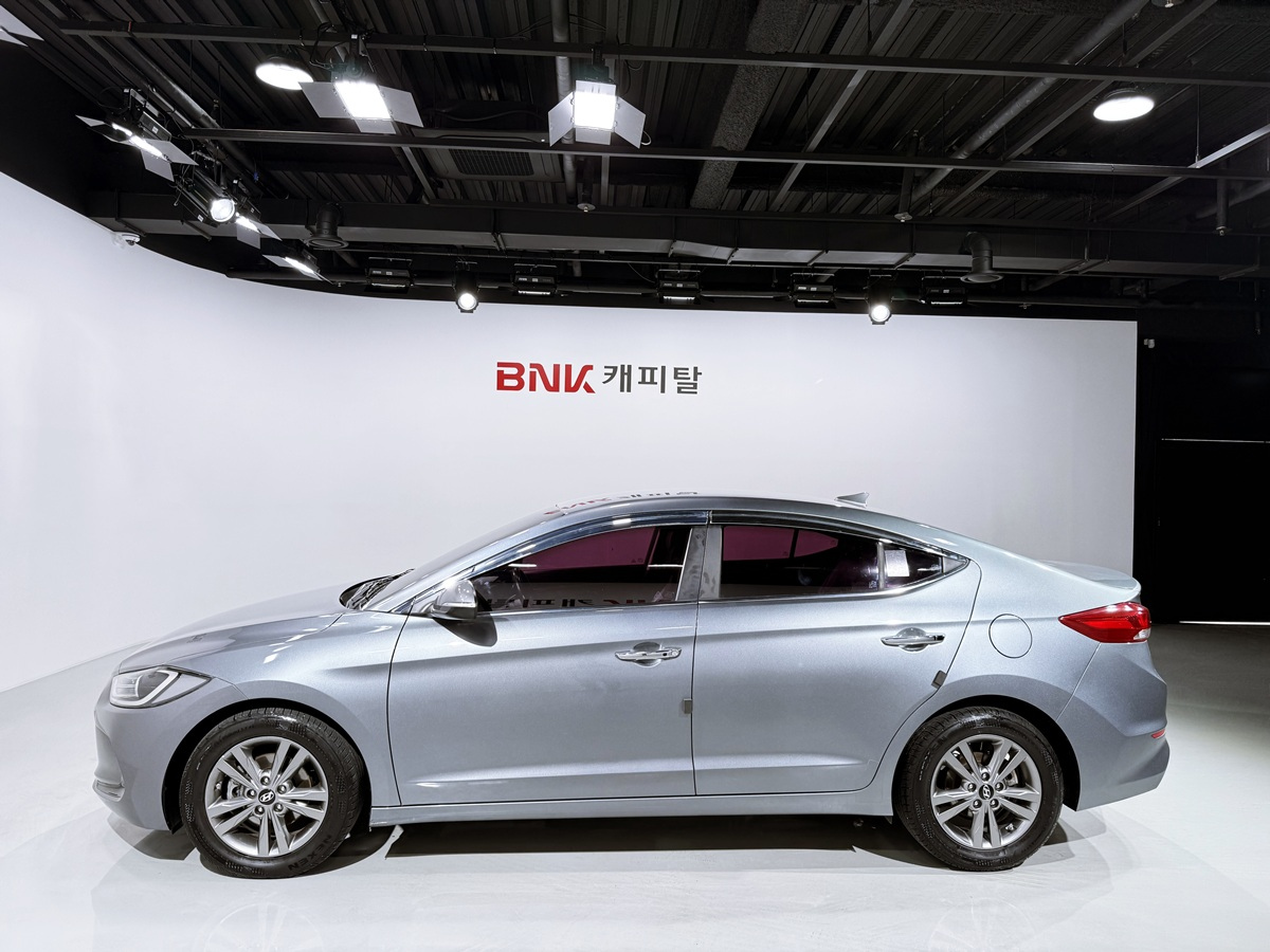 HYUNDAI AVANTE AD 2016