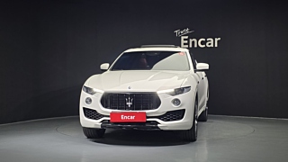 MASERATI LEVANTE 2017