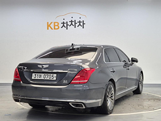 GENESIS EQ900 2016