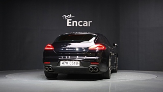 PORSCHE PANAMERA 2016