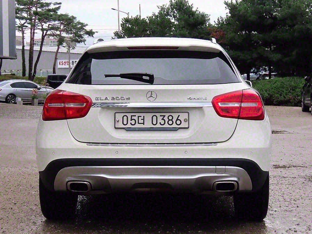 MERCEDES BENZ GLA-CLASS X156 2016