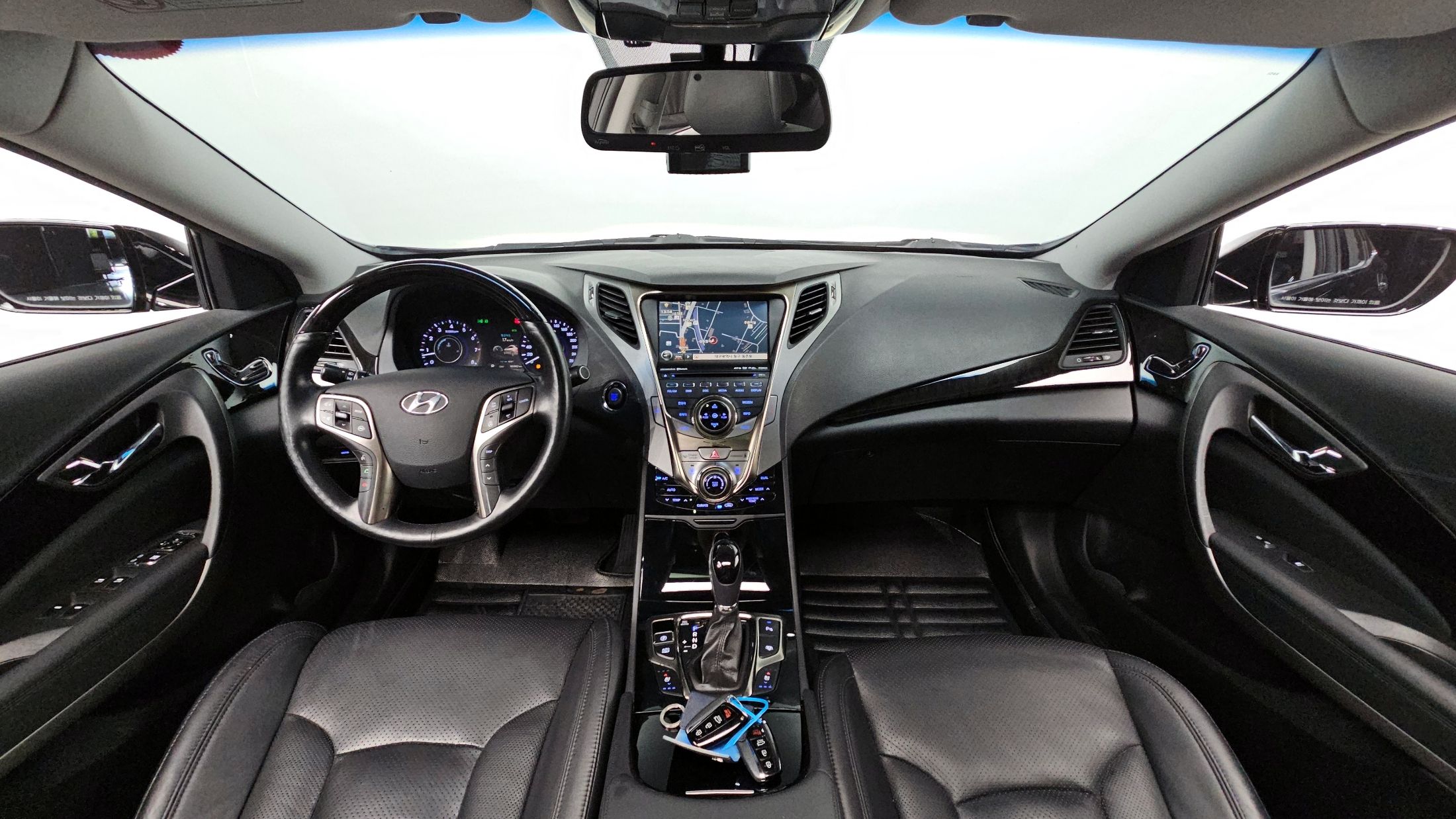 HYUNDAI GRANDEUR HG 2011