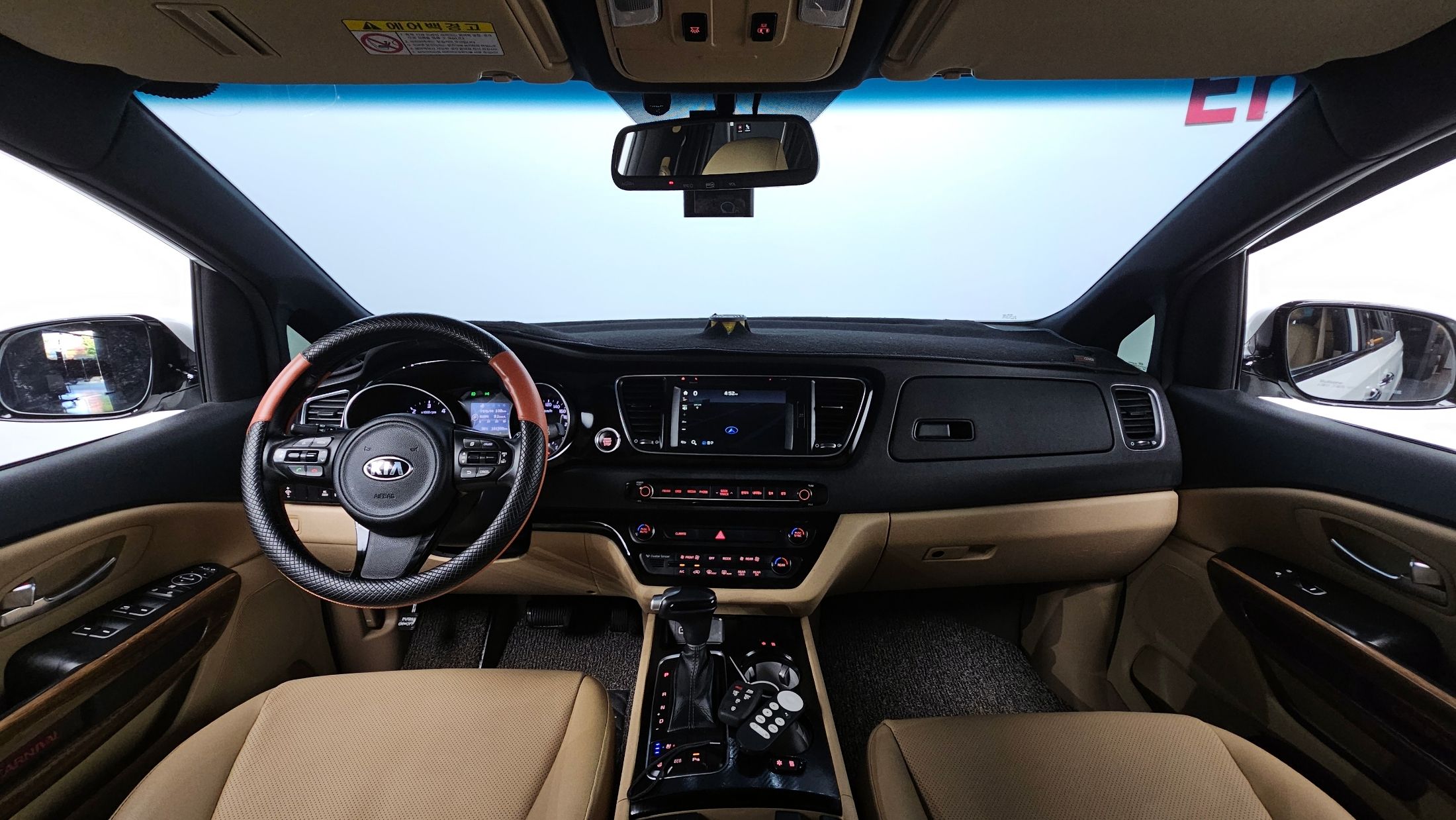KIA CARNIVAL 2015