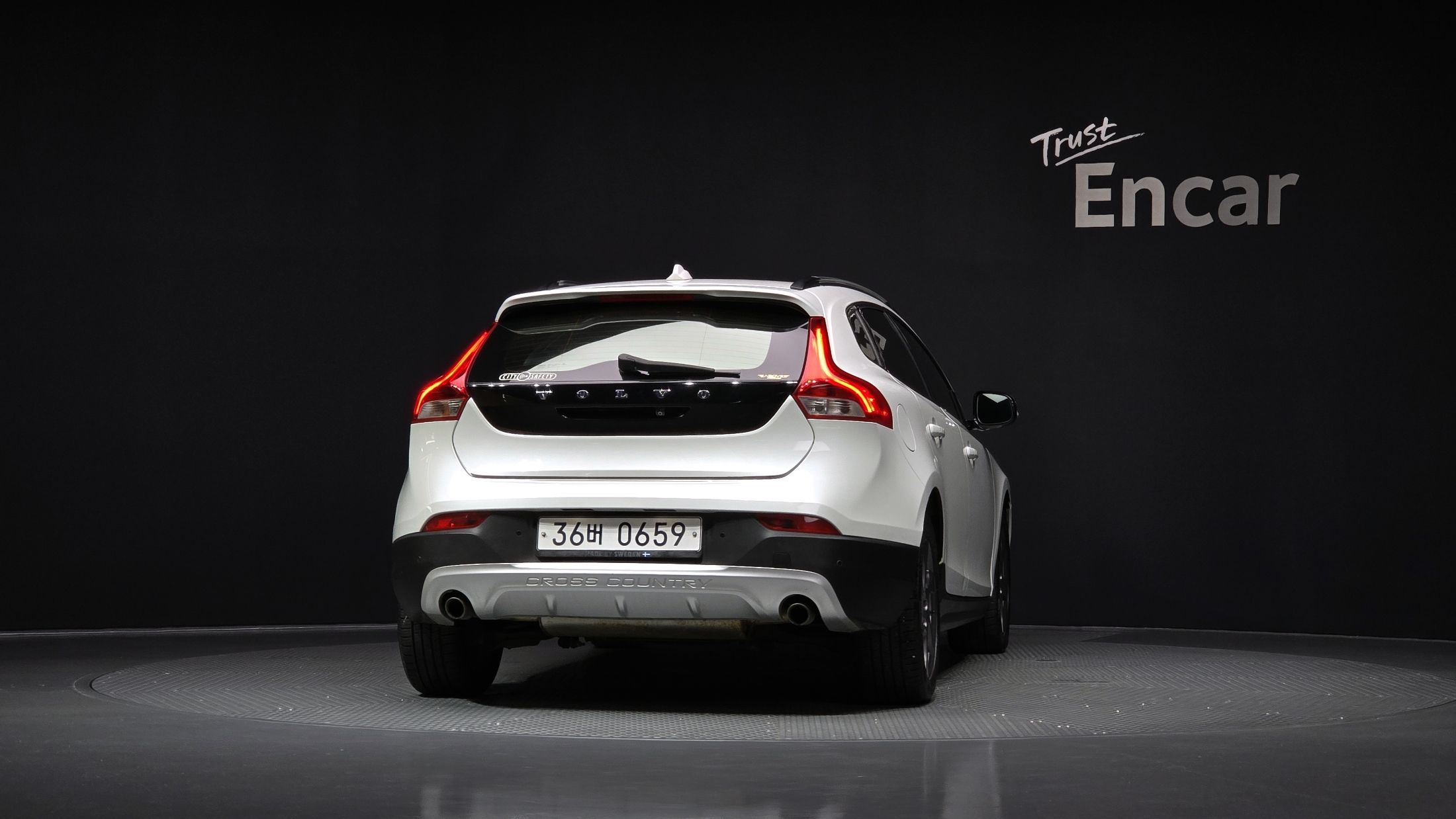 VOLVO V40 CROSS COUNTRY 2016