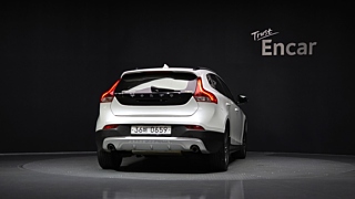 VOLVO V40 CROSS COUNTRY 2016