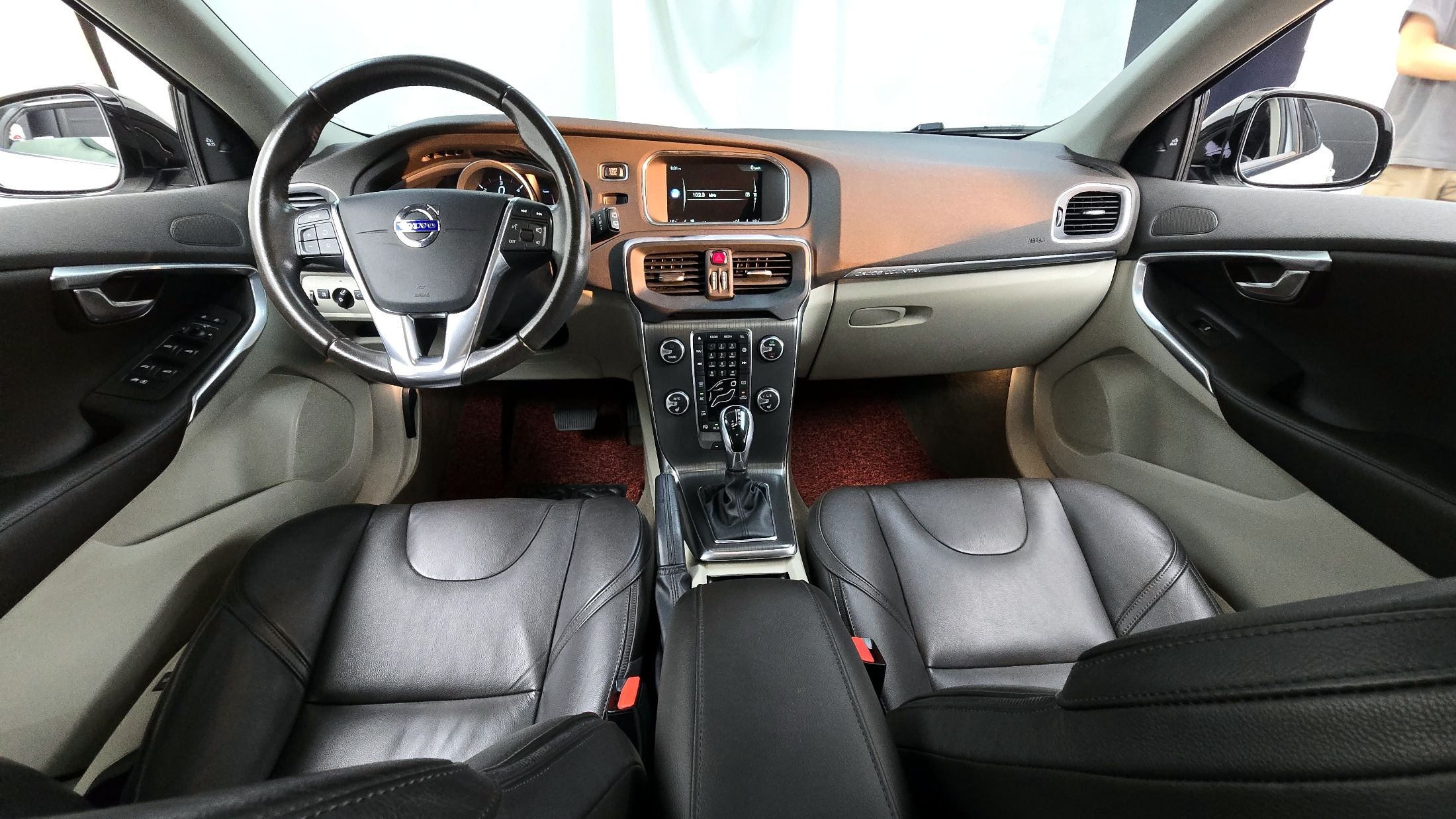 VOLVO V40 CROSS COUNTRY 2016