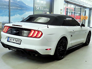 FORD MUSTANG 2021