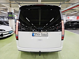 HYUNDAI STARIA 2025