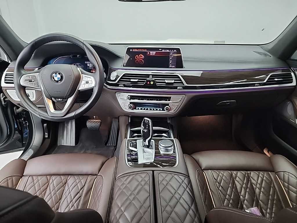 BMW 7-SERIES G11 2022