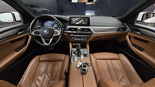 BMW 5-SERIES G30 2017