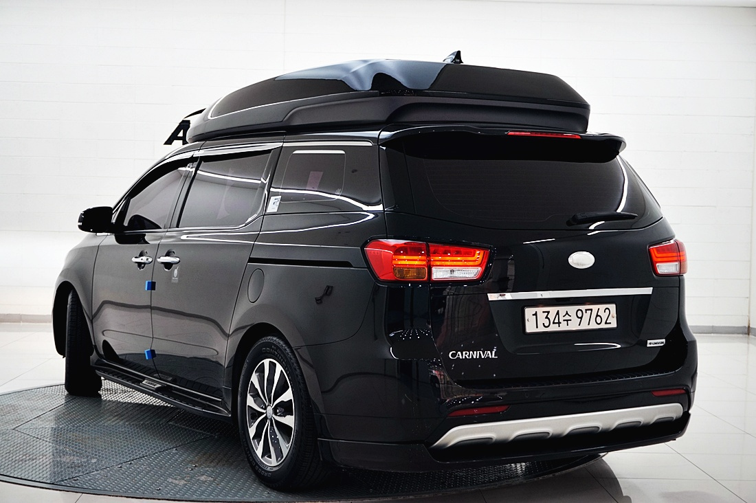 KIA CARNIVAL 2018