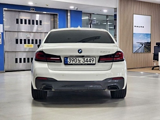 BMW 5-SERIES G30 2022