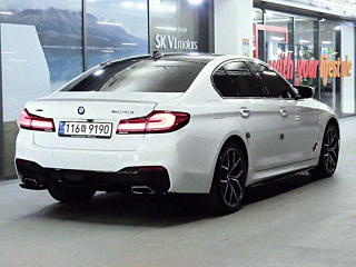 BMW 5-SERIES G30 2017