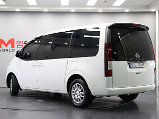 HYUNDAI STARIA 2023
