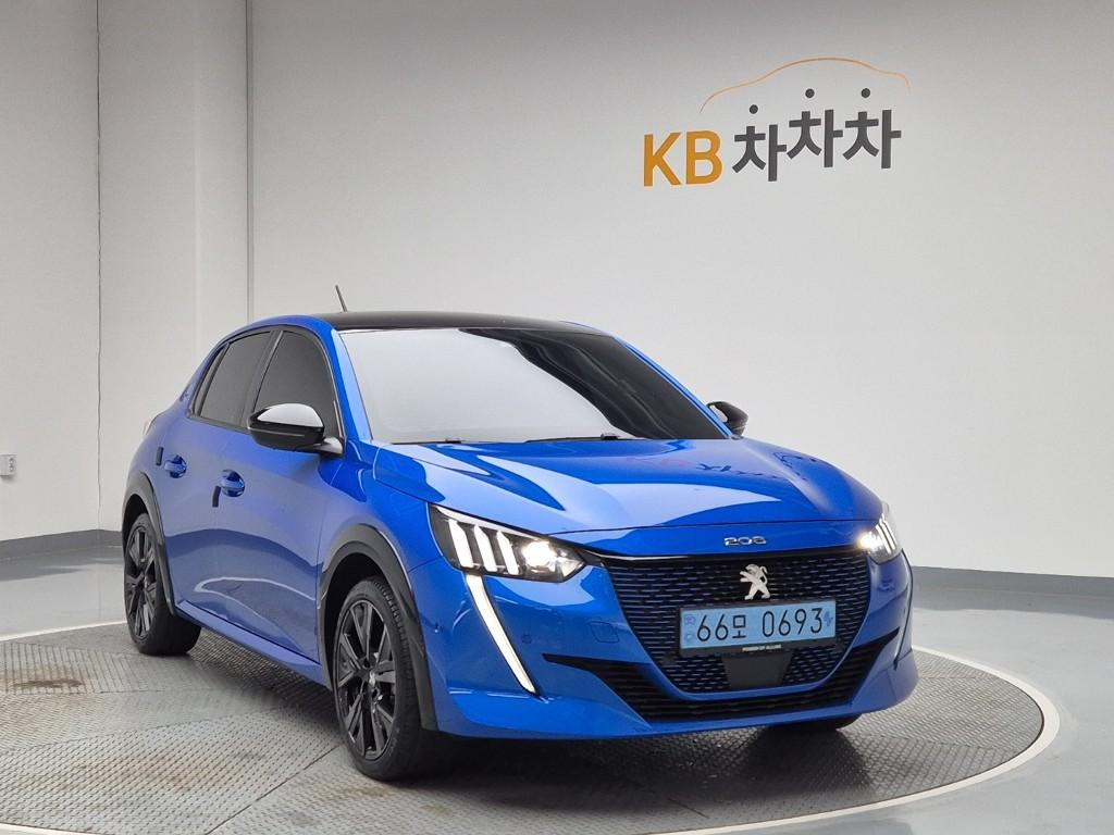 PEUGEOT E-208 2023