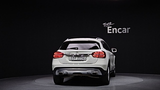 MERCEDES BENZ GLA-CLASS X156 2017