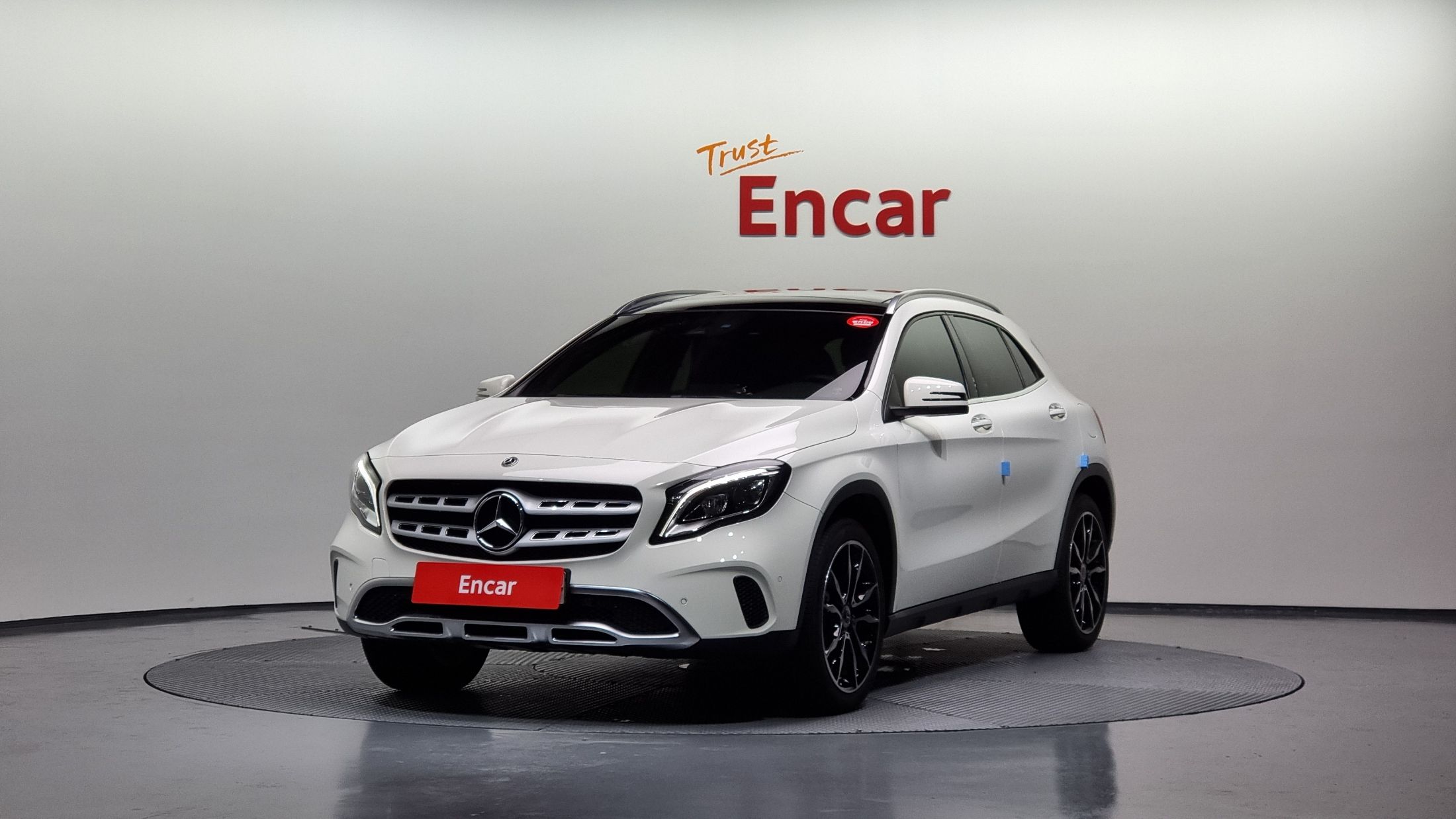 MERCEDES BENZ GLA-CLASS X156 2017