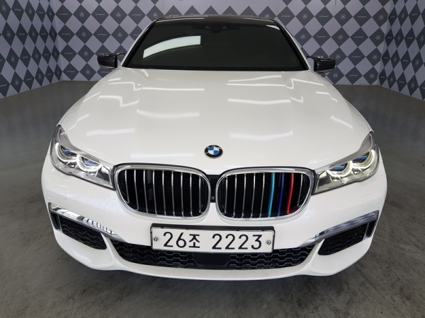 BMW 7-SERIES G11 2017