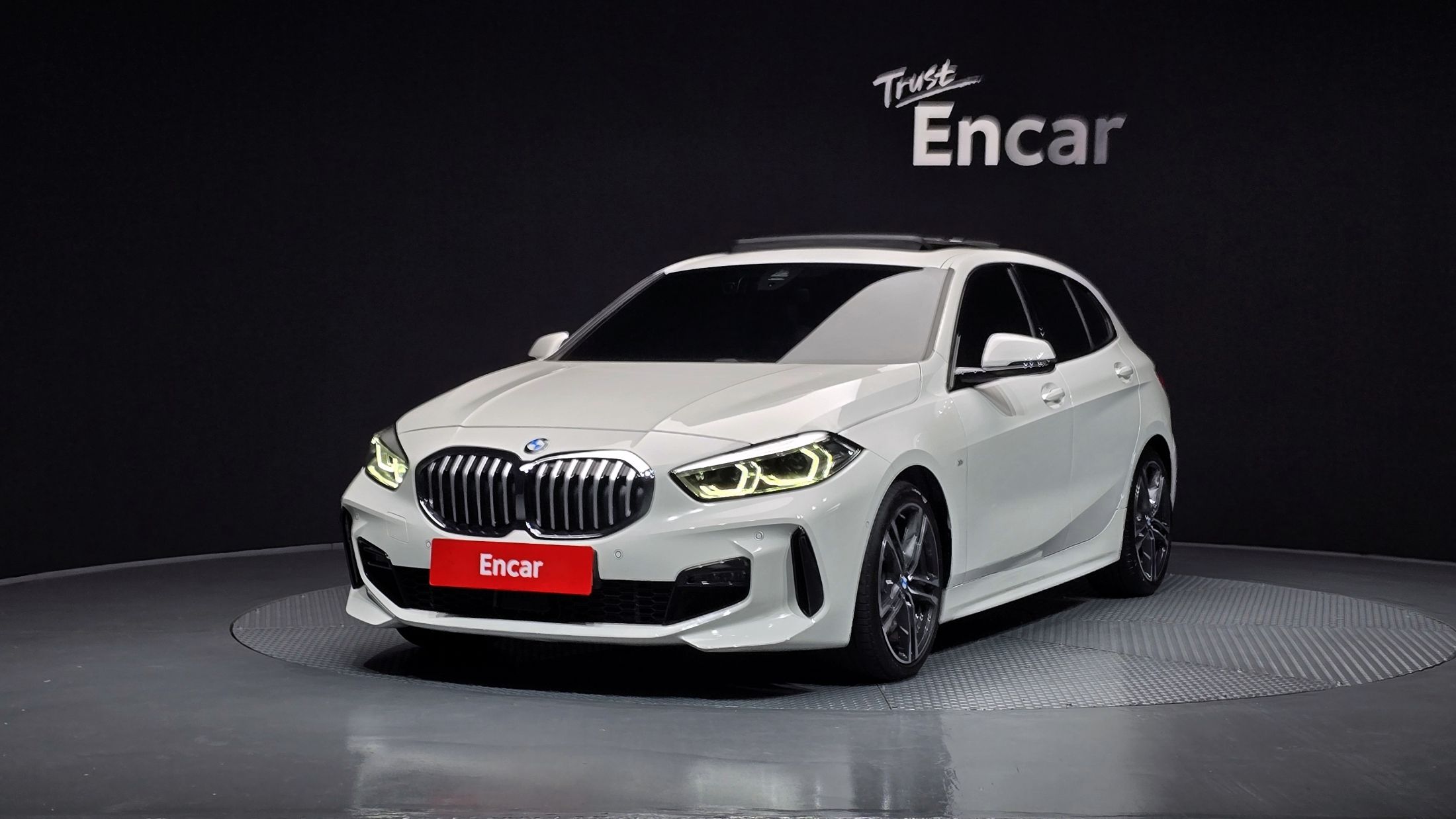 BMW 1-SERIES F40 2023