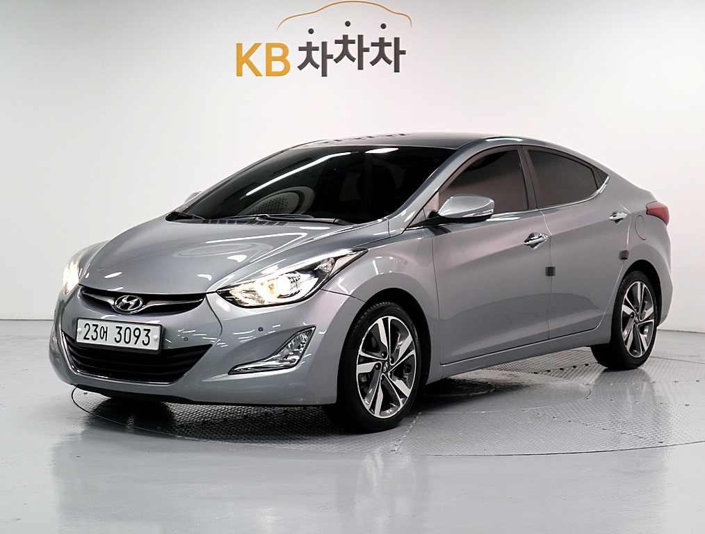 HYUNDAI AVANTE 2015