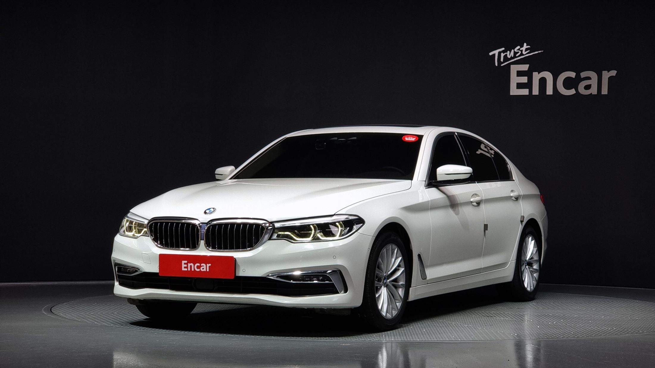 BMW 5-SERIES G30 2019