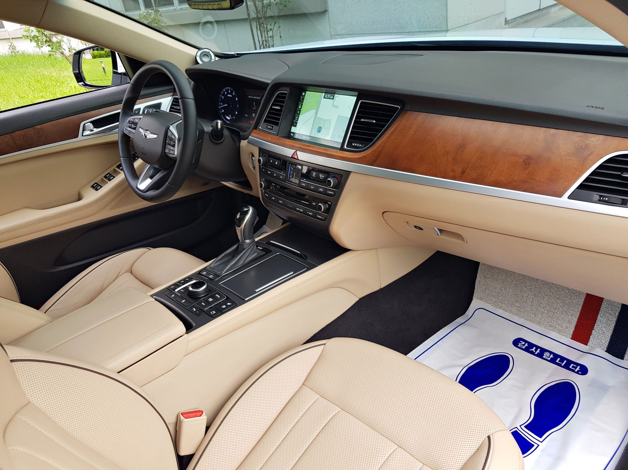HYUNDAI GENESIS DH 2015