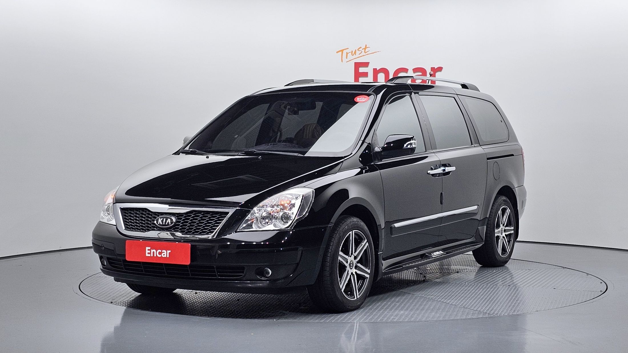 KIA CARNIVAL R 2011