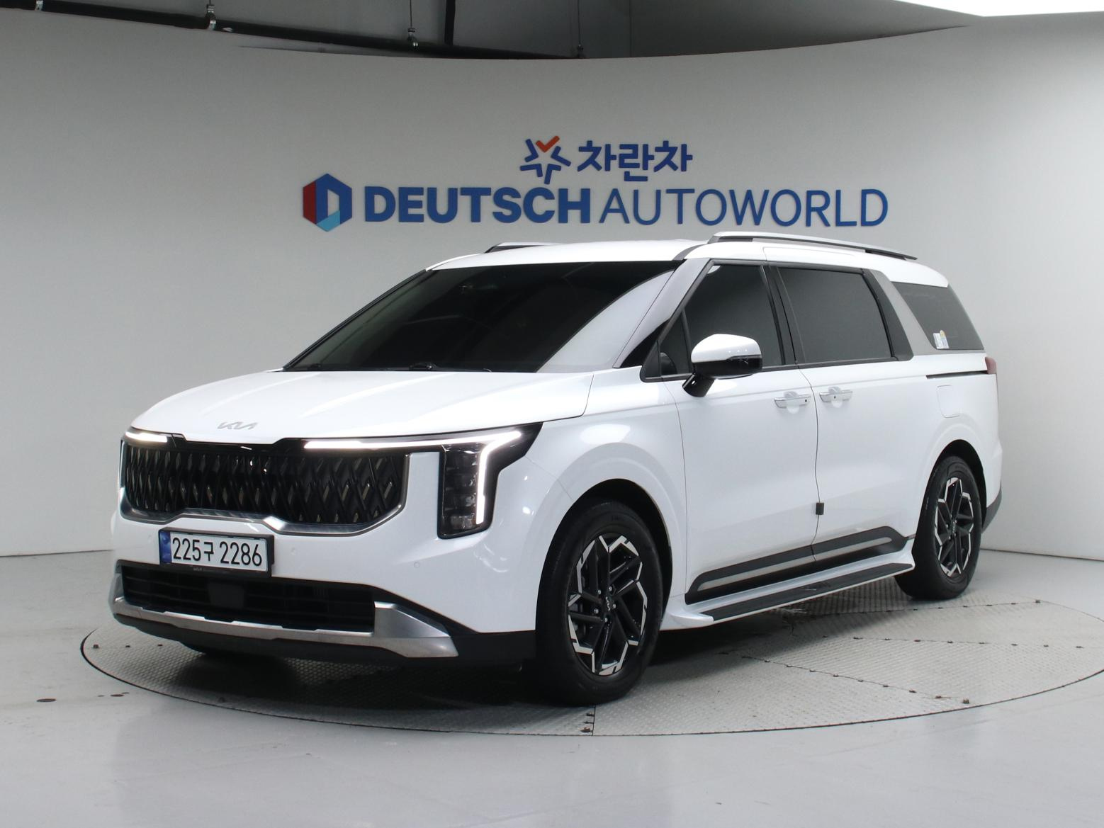 KIA CARNIVAL 2024