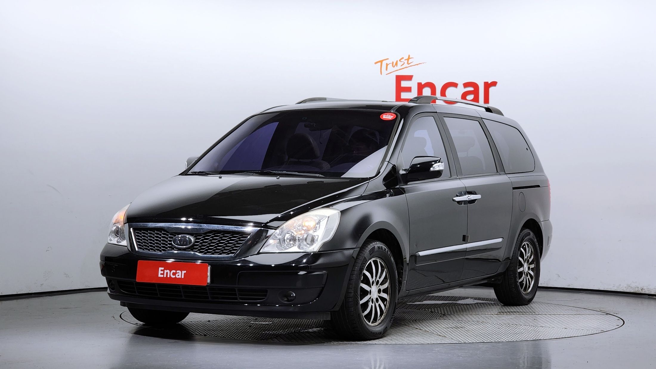KIA CARNIVAL R 2012