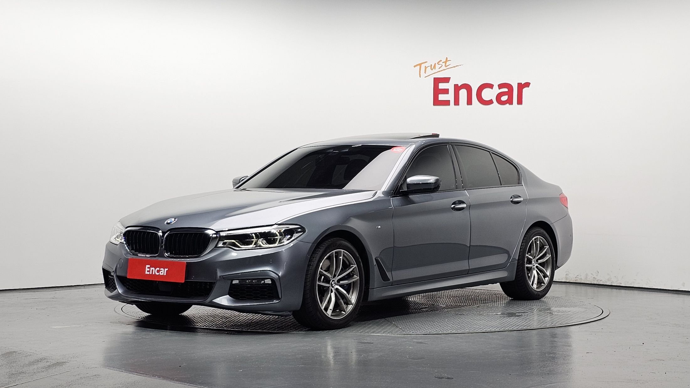 BMW 5-SERIES G30 2017