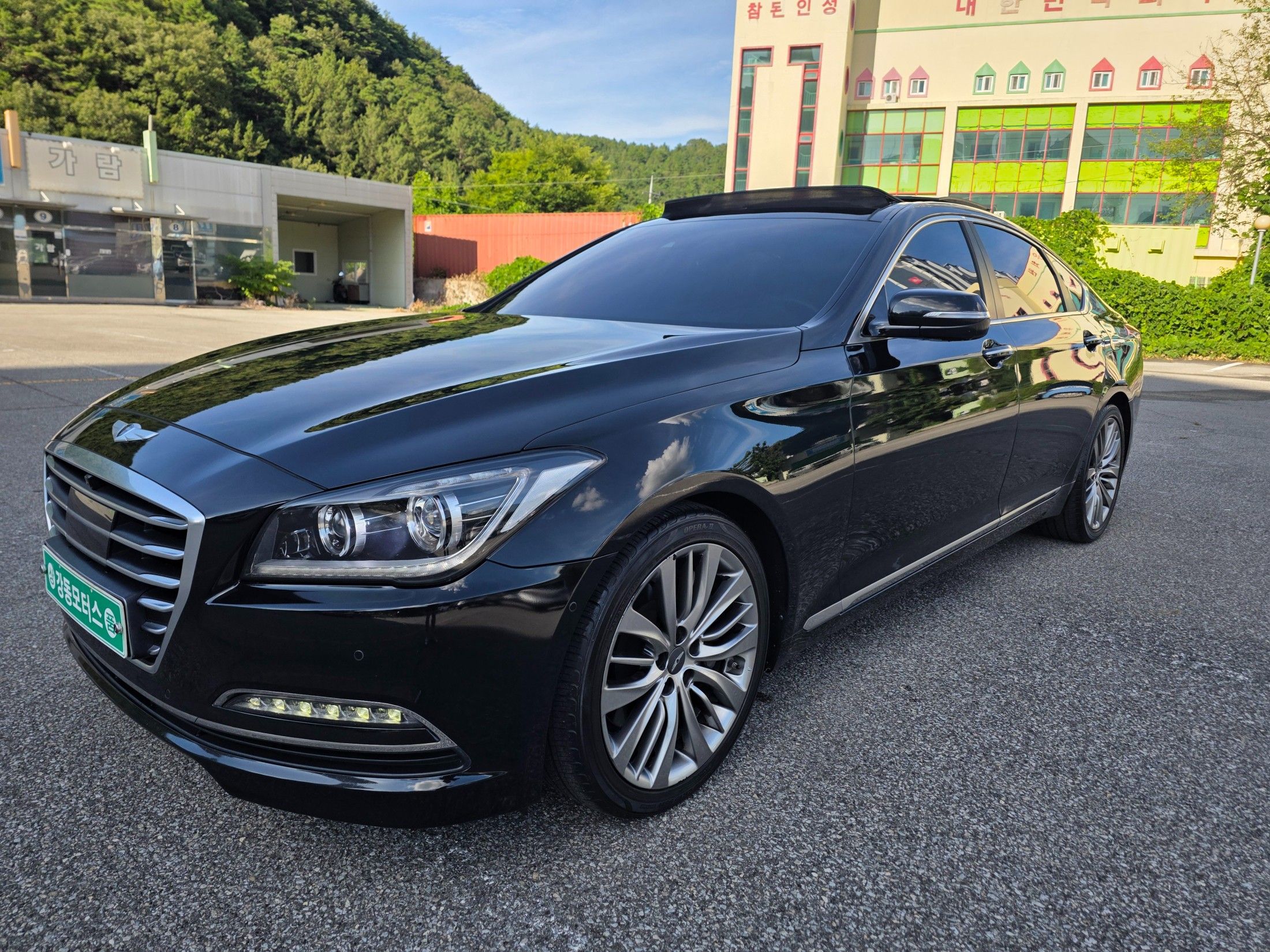 HYUNDAI GENESIS DH 2015