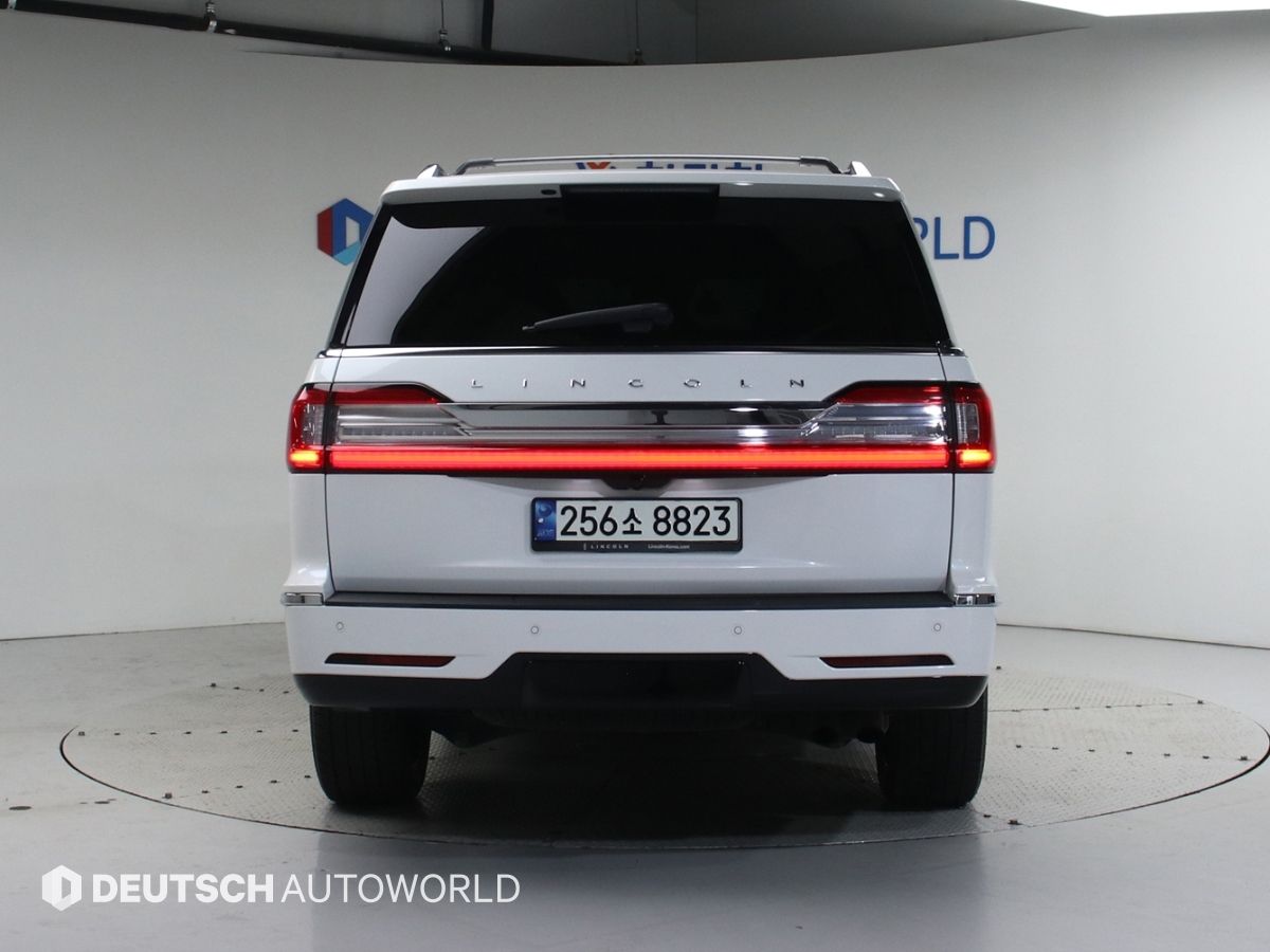 LINCOLN NAVIGATOR