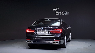 BMW 7-SERIES G11 2016