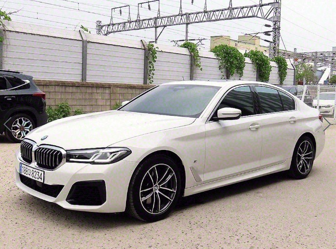 BMW 5-SERIES G30 2023
