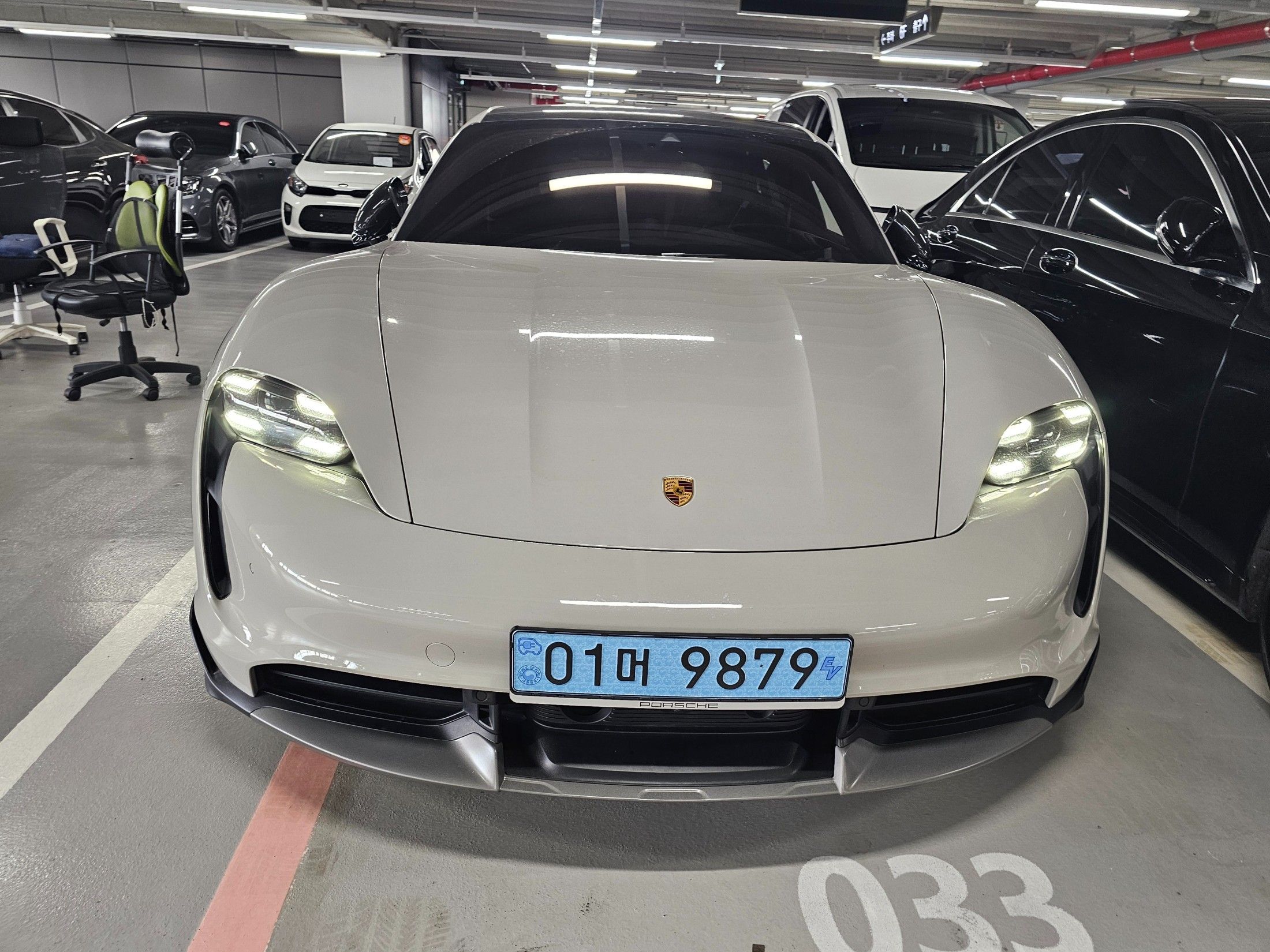 PORSCHE TAYCAN