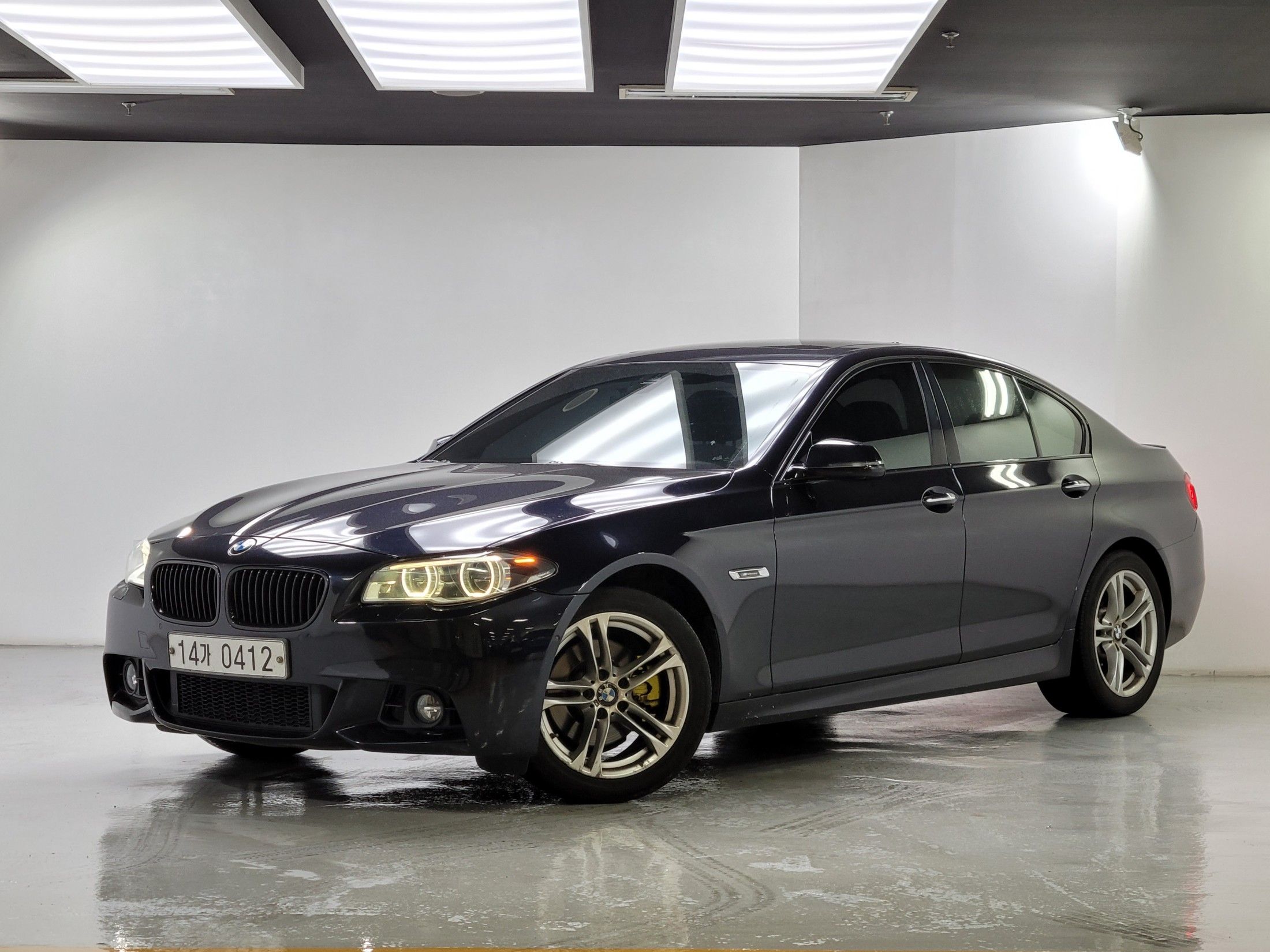 BMW 5-SERIES F10 2016