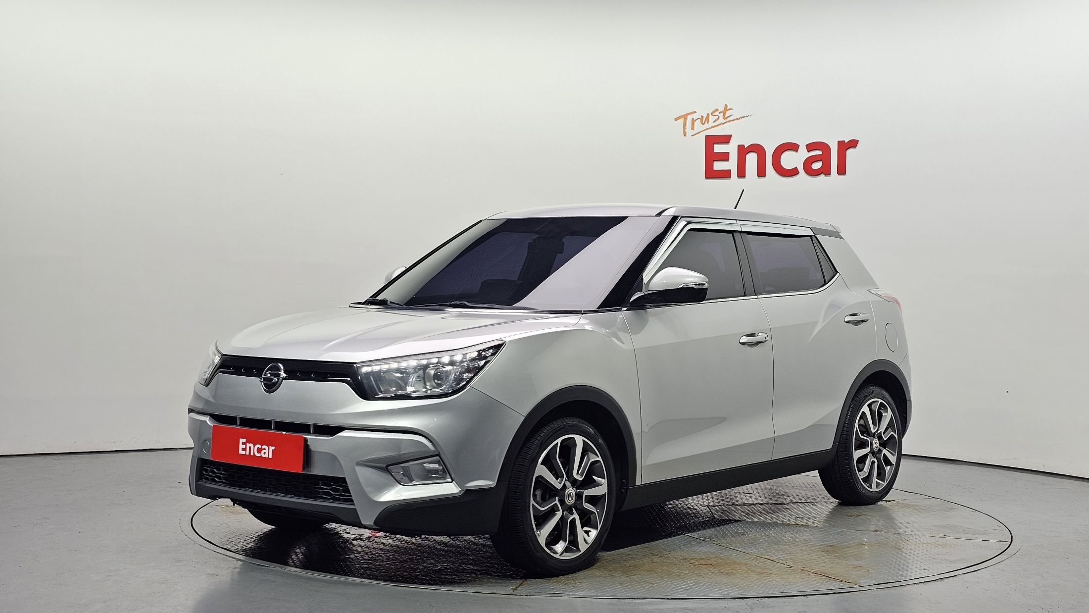 SSANGYONG TIVOLI 2015