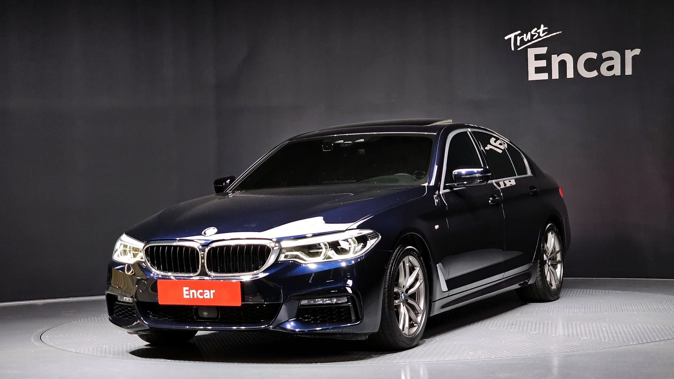 BMW 5-SERIES G30 2019