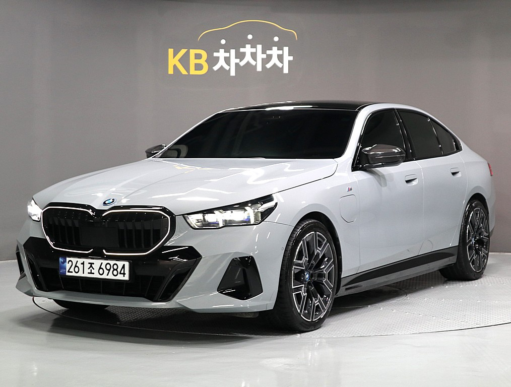 BMW 5-SERIES G60 2024
