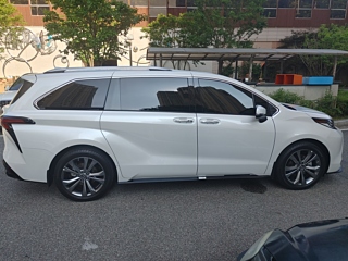 Заказать TOYOTA SIENNA