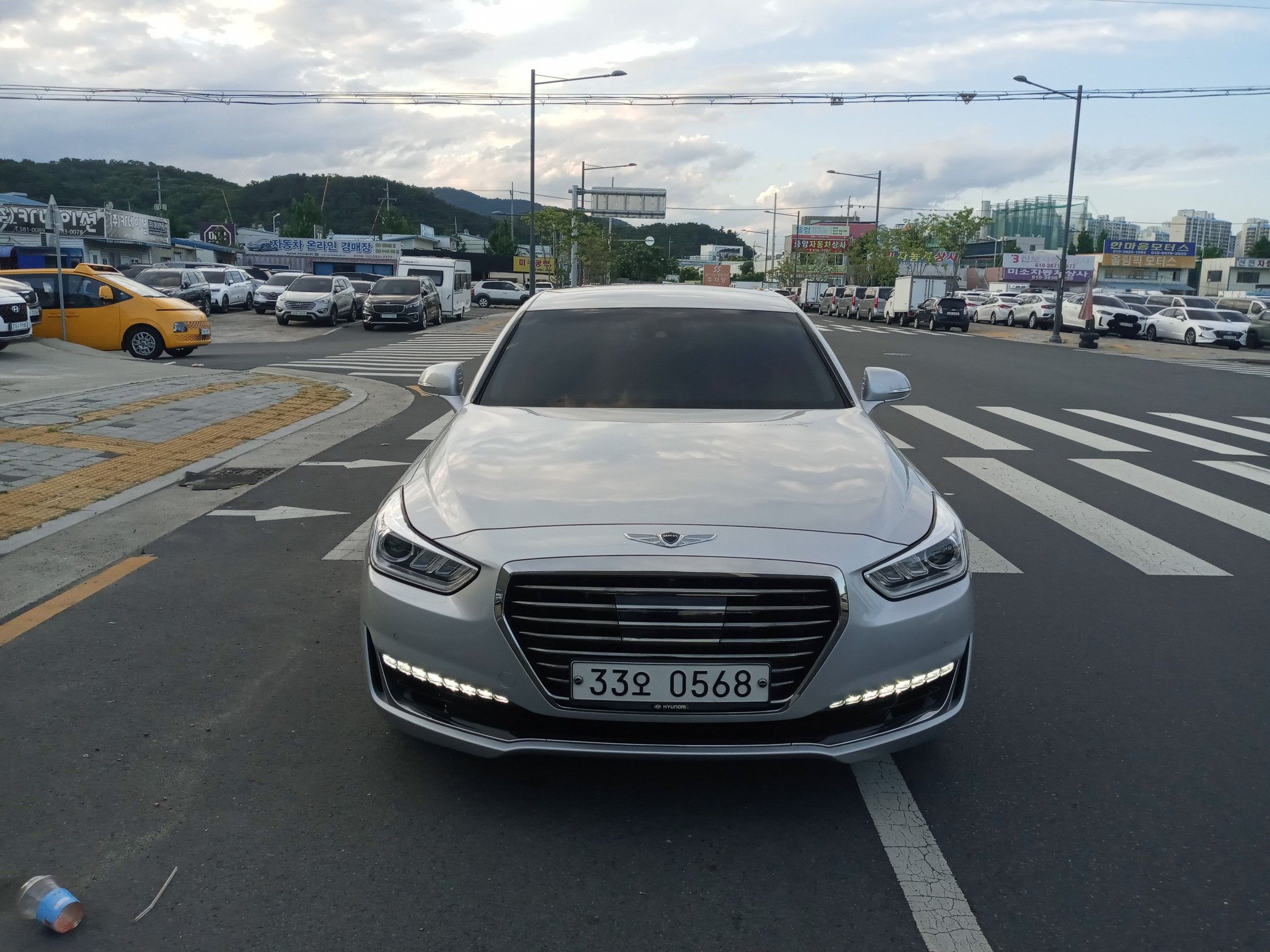 GENESIS EQ900 2016