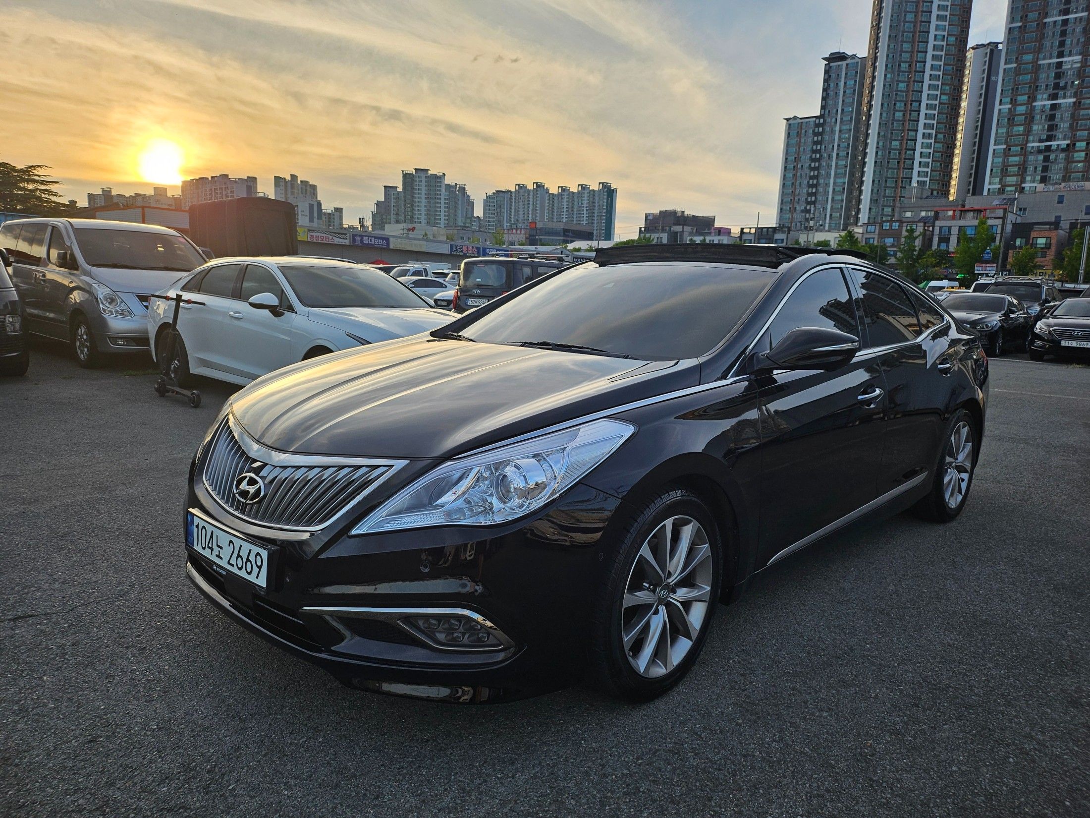 HYUNDAI GRANDEUR HG 2016