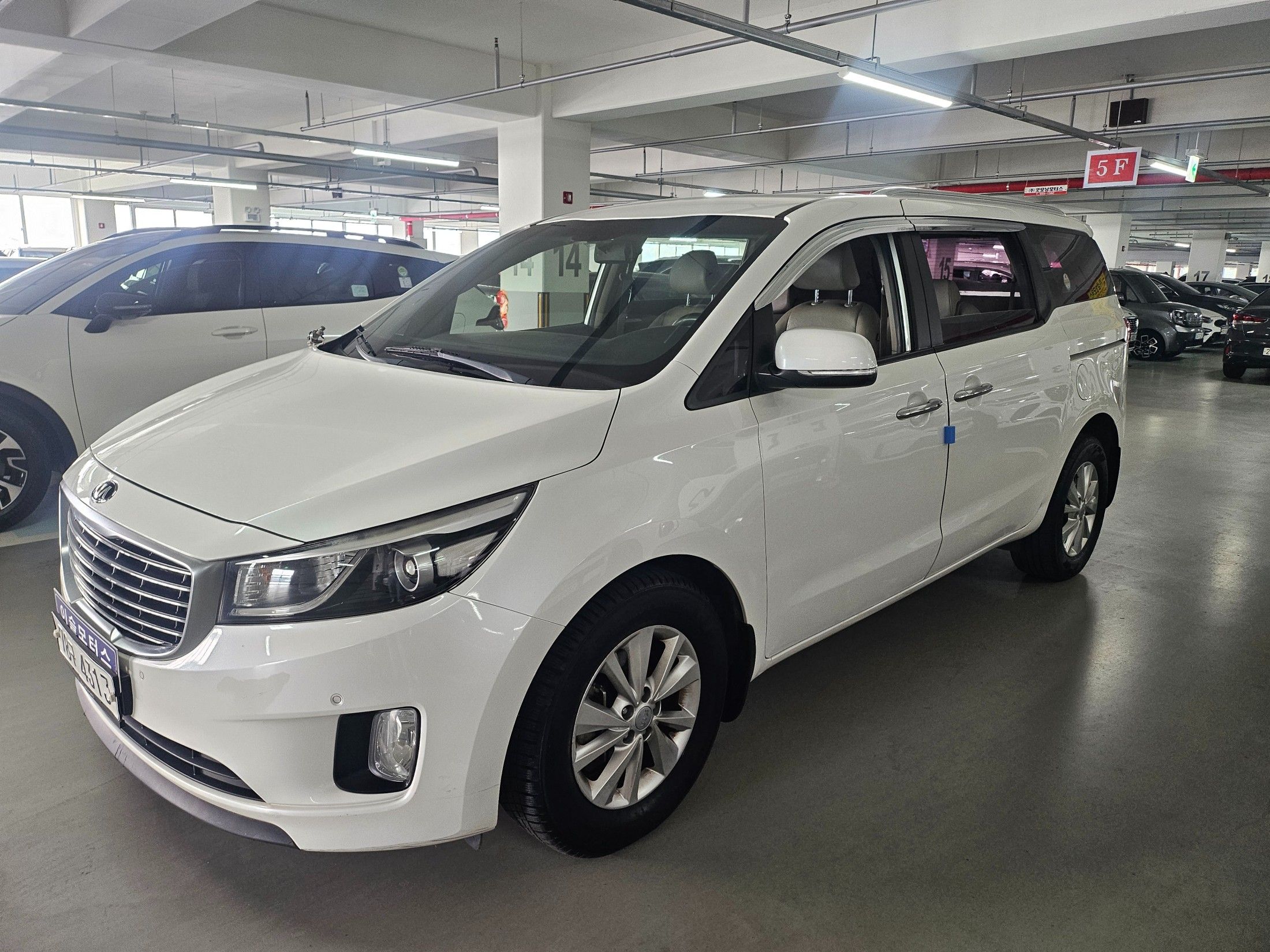 KIA CARNIVAL 2016