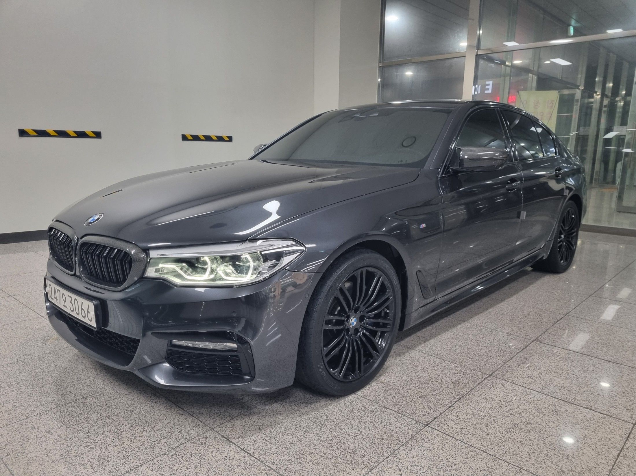 BMW 5-SERIES G30 2017
