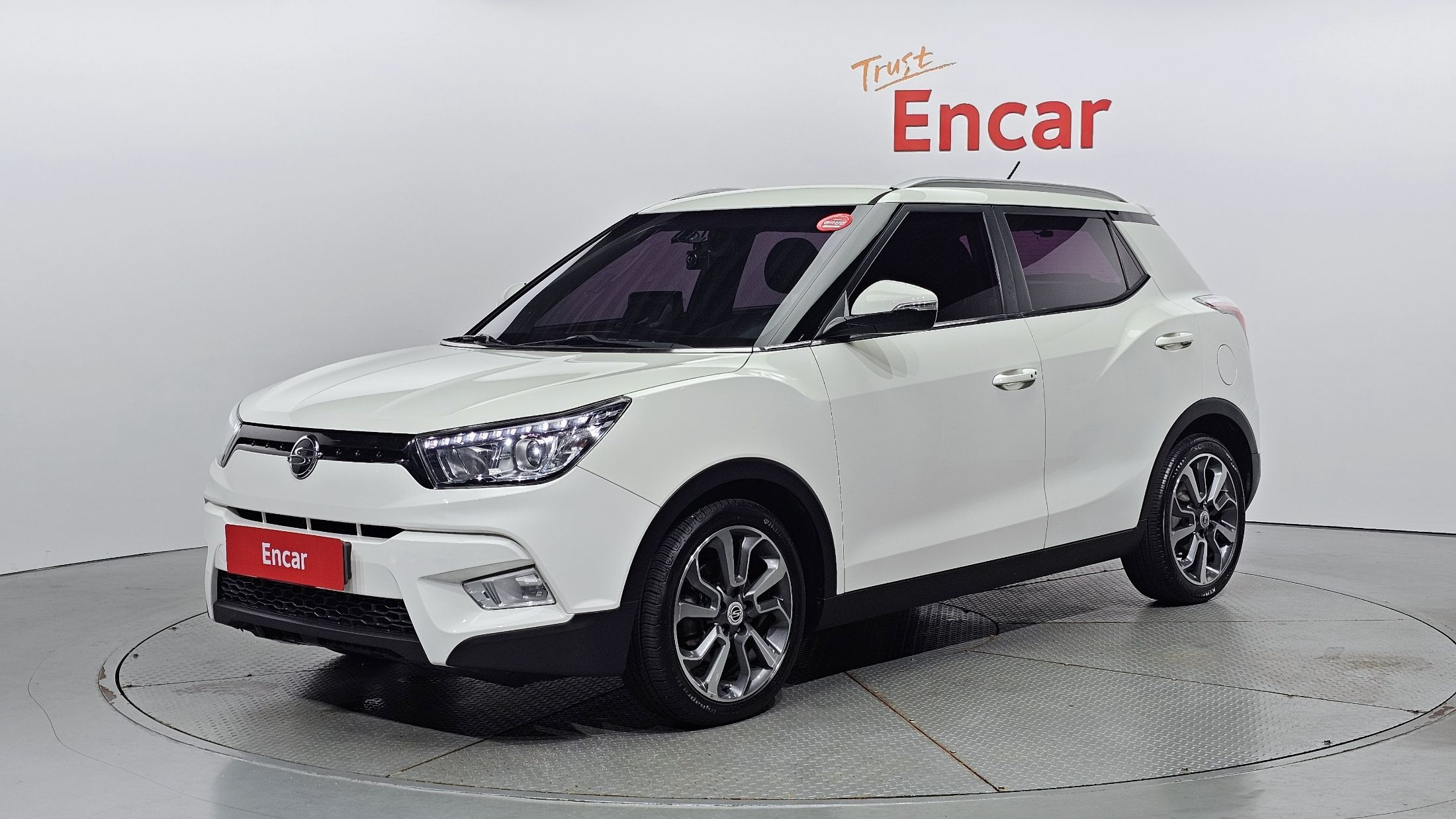 SSANGYONG TIVOLI 2015