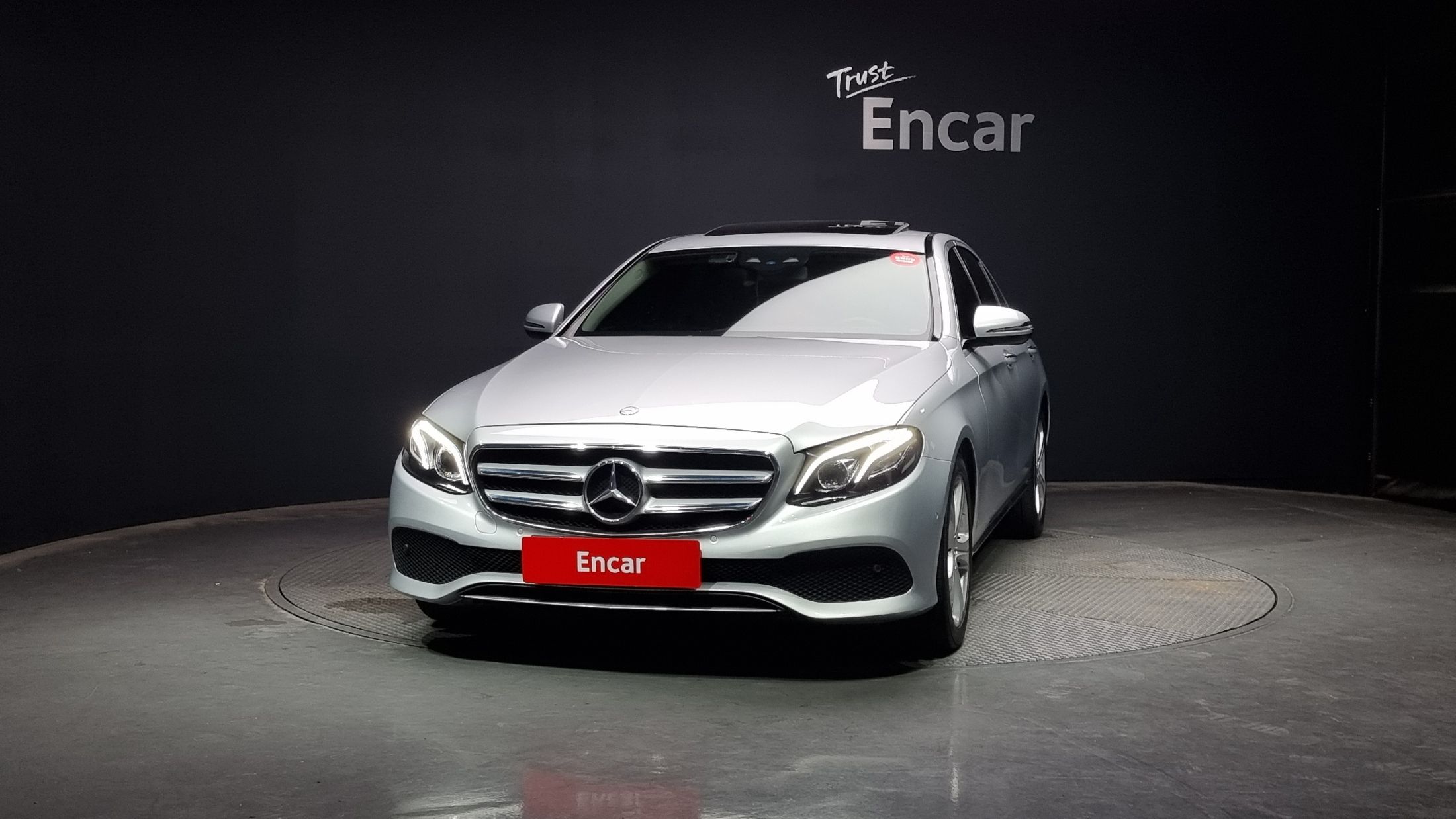 MERCEDES BENZ E-CLASS W213 2017
