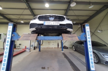 MERCEDES BENZ E-CLASS W213 2021